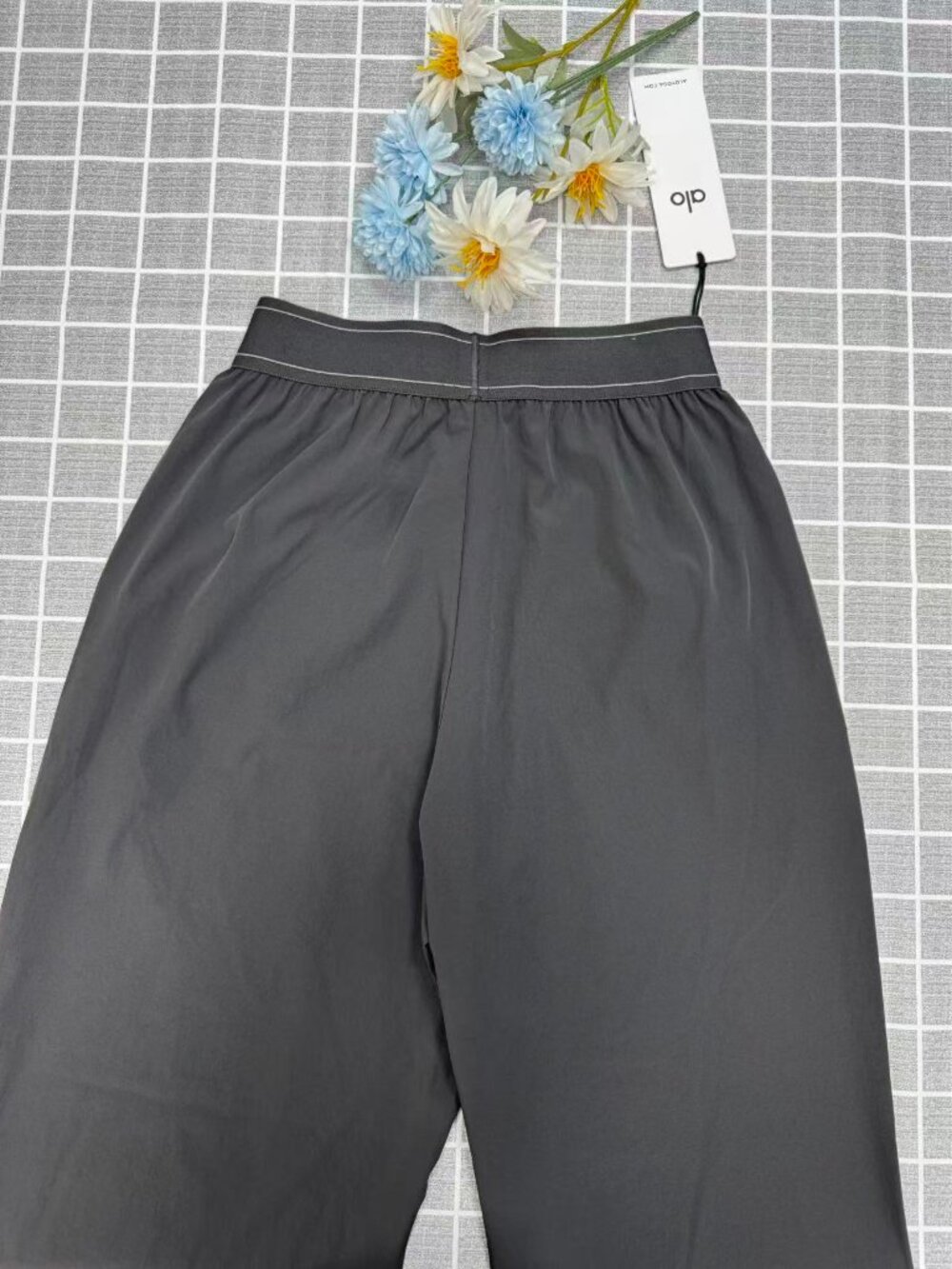 Brand New  💐 ALO Yoga Classic Dark Grey Loose Fit Regular Women's Suit Trousers - Picture 3 of 6